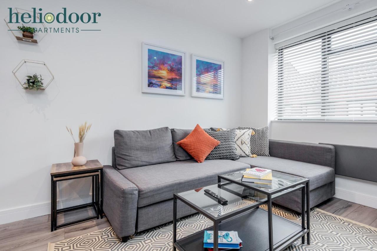 Milton Keynes Apartments, Sleeps Up To 5, Free Parking, Free Wifi & Movies, 7 Mins Drive To Milton Keynes Central Station For Direct Trains To London & The North Ngoại thất bức ảnh