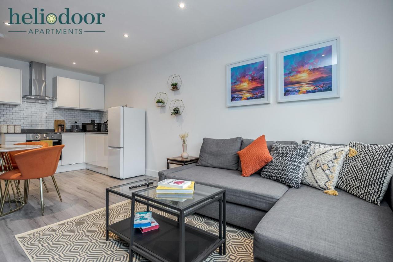 Milton Keynes Apartments, Sleeps Up To 5, Free Parking, Free Wifi & Movies, 7 Mins Drive To Milton Keynes Central Station For Direct Trains To London & The North Ngoại thất bức ảnh
