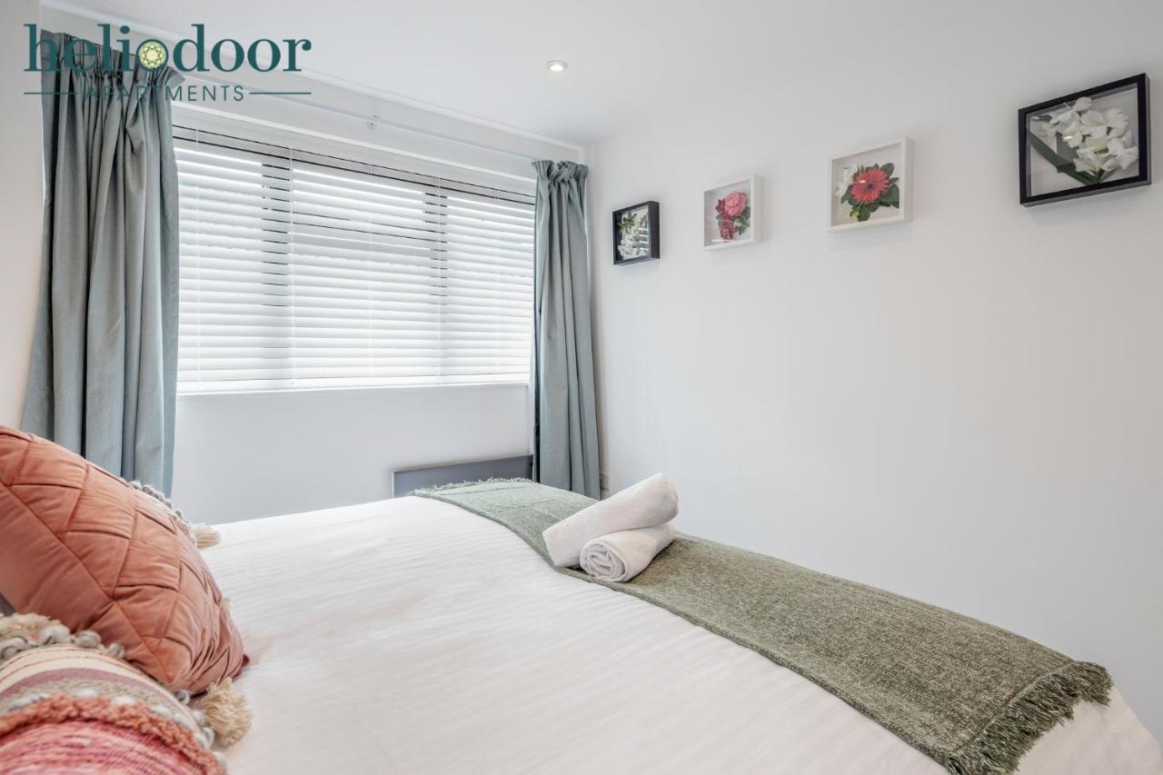Milton Keynes Apartments, Sleeps Up To 5, Free Parking, Free Wifi & Movies, 7 Mins Drive To Milton Keynes Central Station For Direct Trains To London & The North Ngoại thất bức ảnh