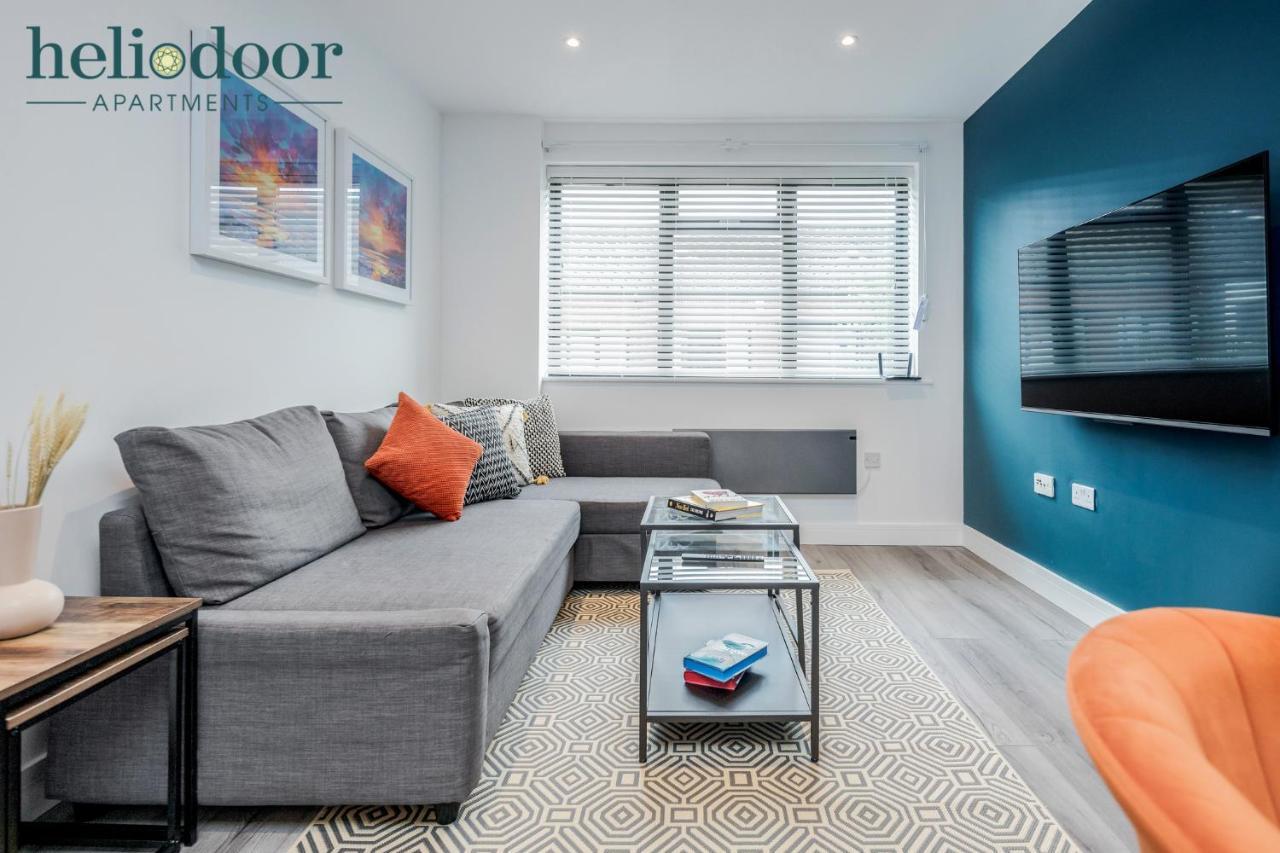 Milton Keynes Apartments, Sleeps Up To 5, Free Parking, Free Wifi & Movies, 7 Mins Drive To Milton Keynes Central Station For Direct Trains To London & The North Ngoại thất bức ảnh