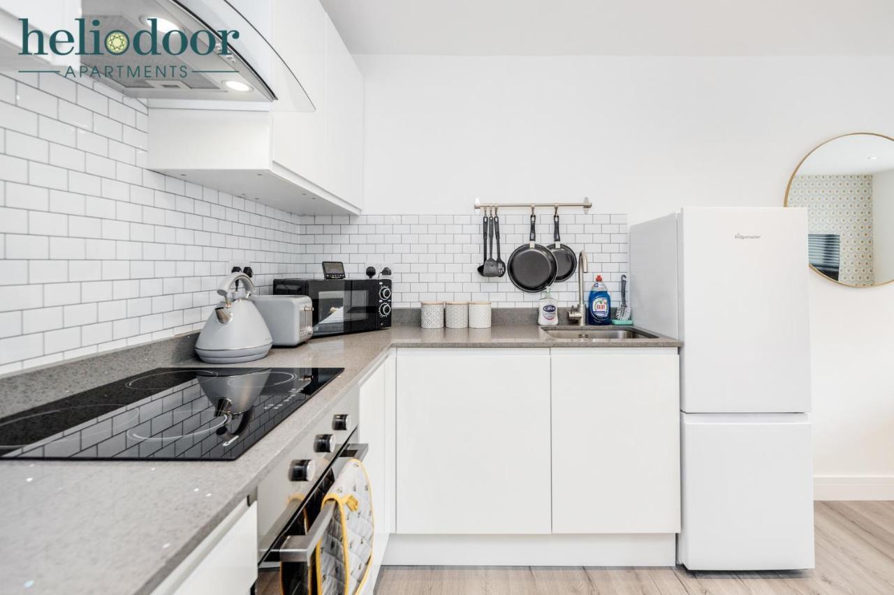 Milton Keynes Apartments, Sleeps Up To 5, Free Parking, Free Wifi & Movies, 7 Mins Drive To Milton Keynes Central Station For Direct Trains To London & The North Ngoại thất bức ảnh