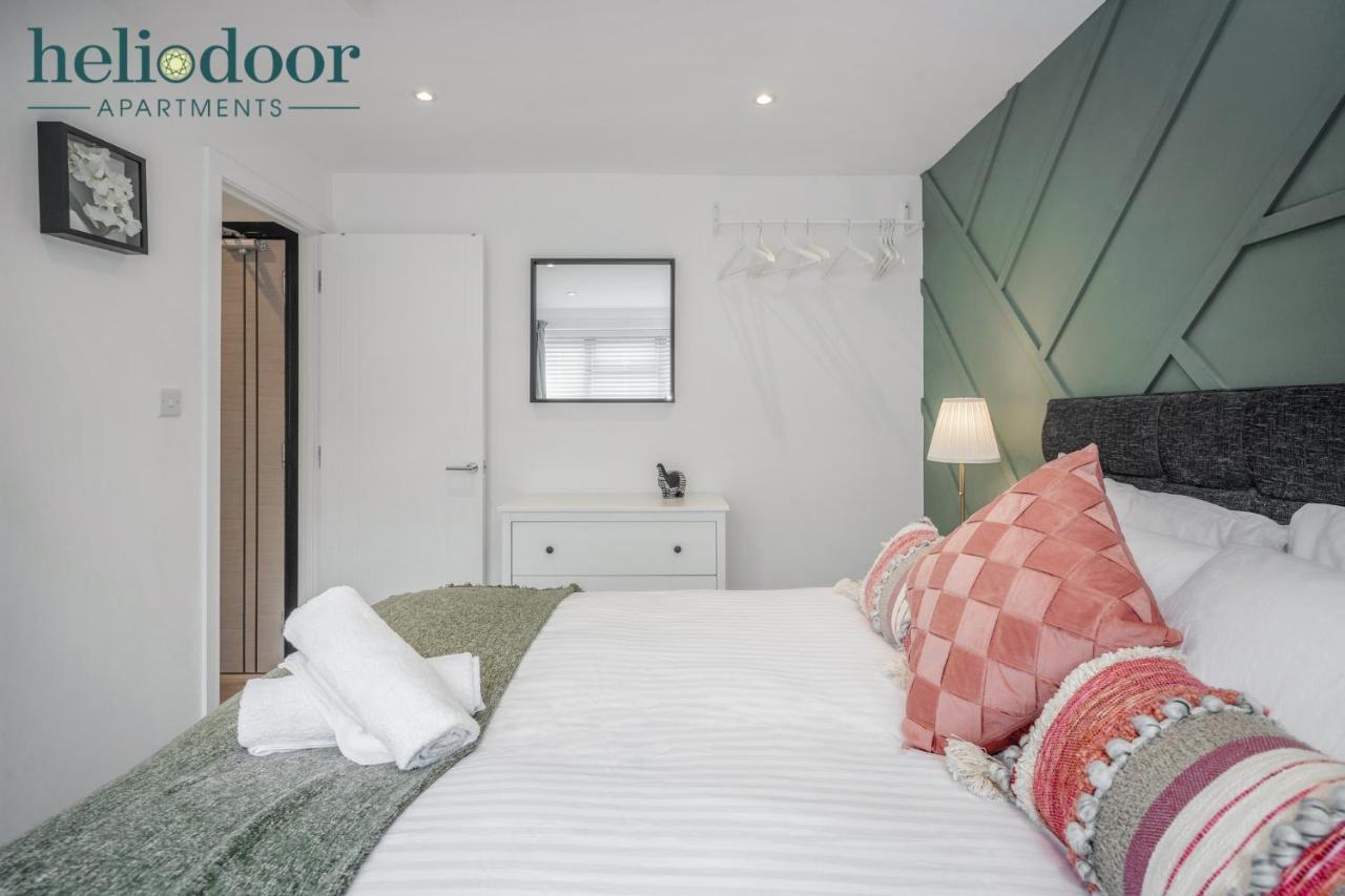 Milton Keynes Apartments, Sleeps Up To 5, Free Parking, Free Wifi & Movies, 7 Mins Drive To Milton Keynes Central Station For Direct Trains To London & The North Ngoại thất bức ảnh