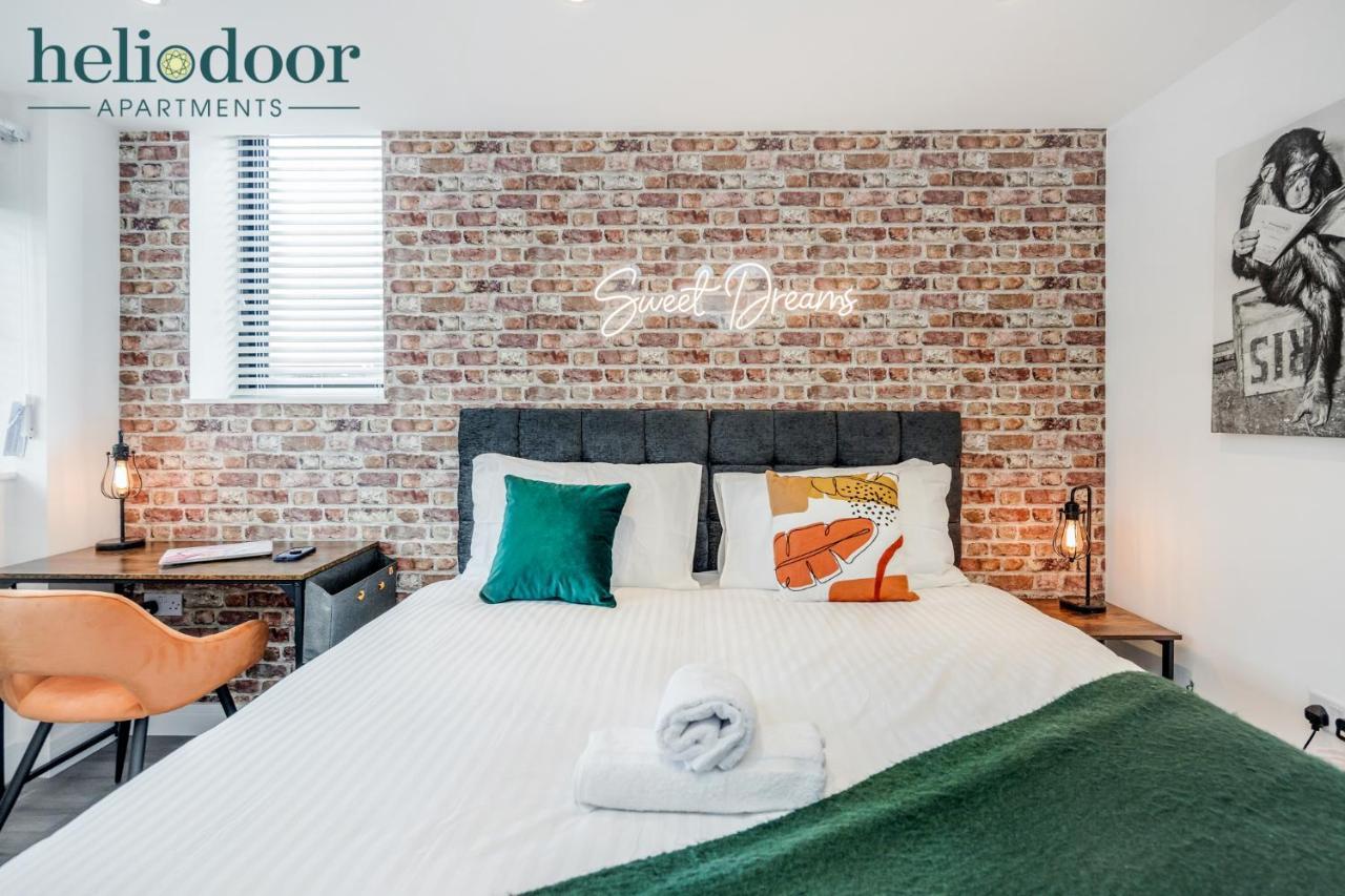 Milton Keynes Apartments, Sleeps Up To 5, Free Parking, Free Wifi & Movies, 7 Mins Drive To Milton Keynes Central Station For Direct Trains To London & The North Ngoại thất bức ảnh
