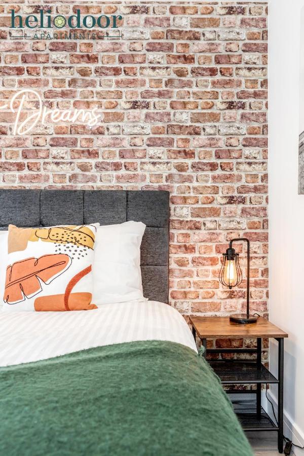 Milton Keynes Apartments, Sleeps Up To 5, Free Parking, Free Wifi & Movies, 7 Mins Drive To Milton Keynes Central Station For Direct Trains To London & The North Ngoại thất bức ảnh