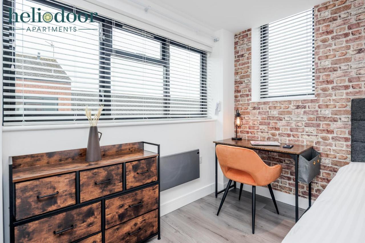 Milton Keynes Apartments, Sleeps Up To 5, Free Parking, Free Wifi & Movies, 7 Mins Drive To Milton Keynes Central Station For Direct Trains To London & The North Ngoại thất bức ảnh