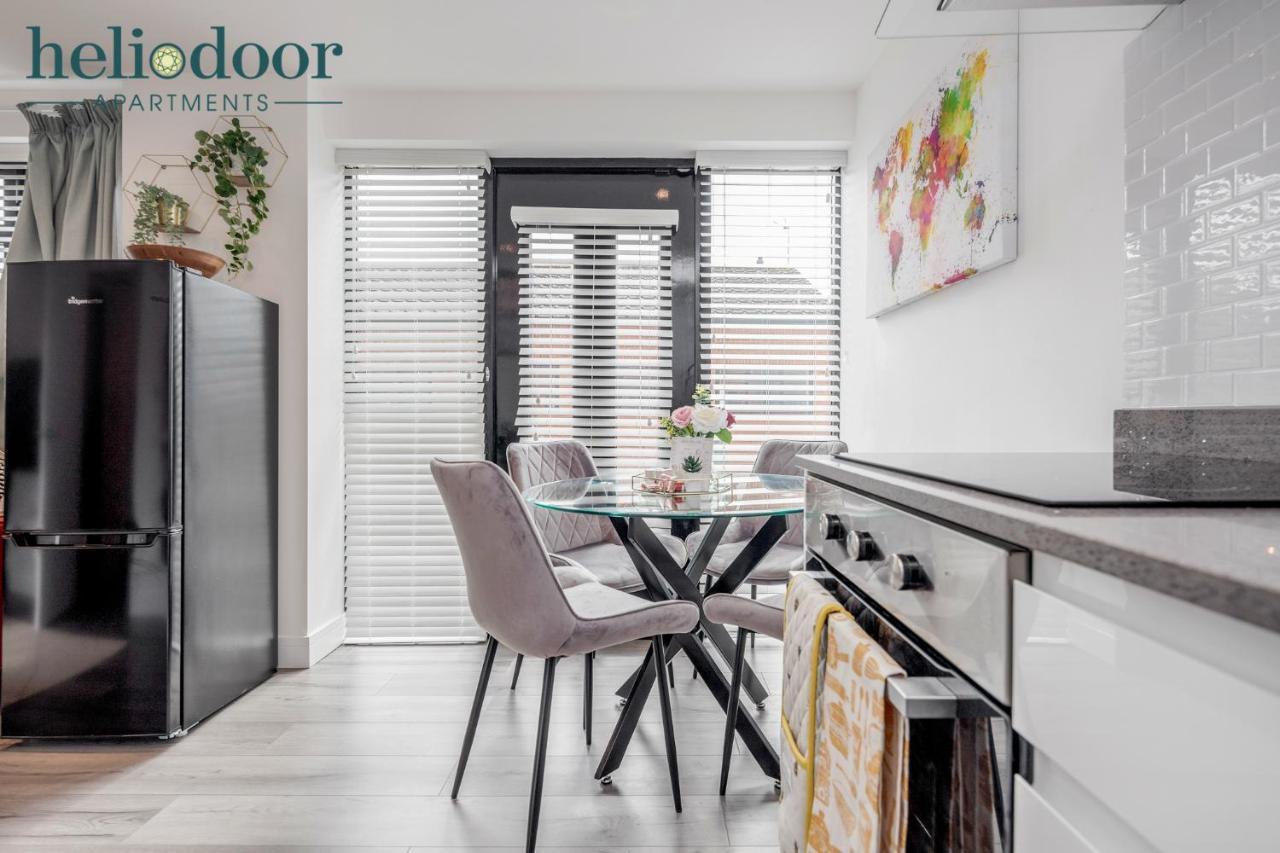 Milton Keynes Apartments, Sleeps Up To 5, Free Parking, Free Wifi & Movies, 7 Mins Drive To Milton Keynes Central Station For Direct Trains To London & The North Ngoại thất bức ảnh